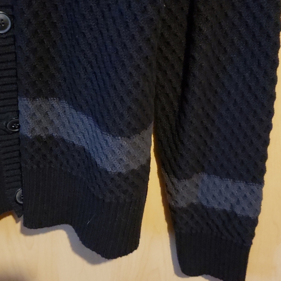 Guess mens dress button up sweater - Picture 2 of 4